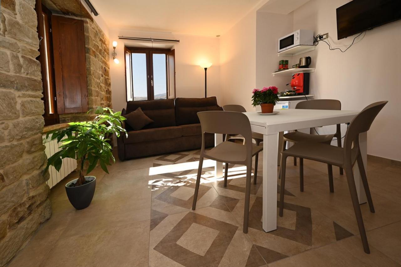 Petra Holiday Home ปิเอตราเปอร์โตซา ภายนอก รูปภาพ